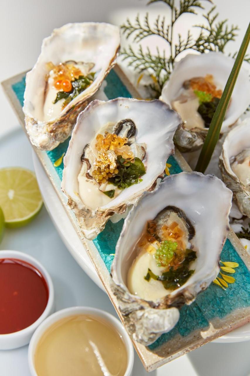 ซีซาร์ รีสอร์ต์ บลูวอเตอร์ ดูไบ Hotel ภายนอก รูปภาพ Oysters with mignonette sauce