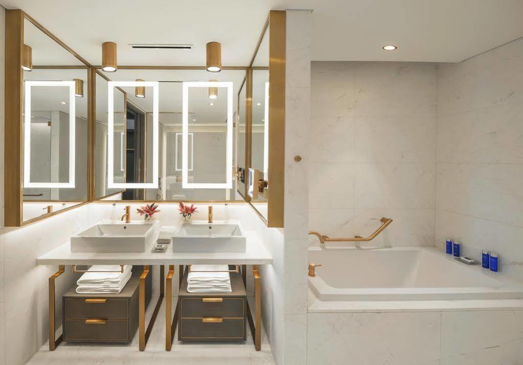 ซีซาร์ รีสอร์ต์ บลูวอเตอร์ ดูไบ Hotel ภายนอก รูปภาพ Bathroom